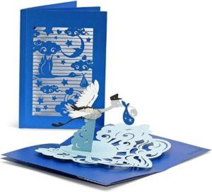 blaue 3D Pop-Up Geburtskarte für Jungen mit Storch & Baby