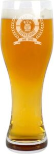 Weizenbierglas mit Gravur: Wunschname, Bierkenner seit Wunschdatum – tolles Geschenk für die Bier-Fans unter deinen Lieblingsmännern