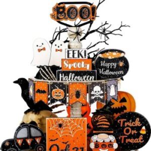 Halloween-Deko auf Holz-Etagere