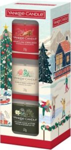 Set mit drei verschiedenen Mini-Duftkerzen: Silver Sage & Pine, Christmas Cookie und Sparkling Cinnamon