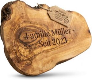personalisierbares Olivenholzbrett aus einer Baumscheibe 